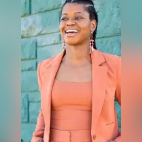 Express multi shape layered chandelier drop earring - Picture 5 of 9